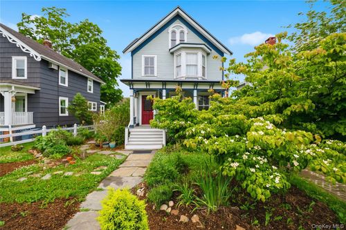 186 Main St, Cornwall, NY, 12518-1512 | Card Image