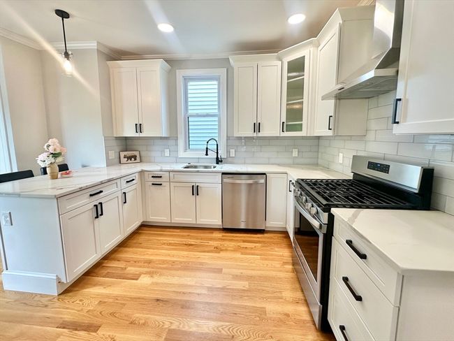 APT-3 - 299 Maverick St, Condo with 2 bedrooms, 2 bathrooms and null parking in Boston MA | Image 13