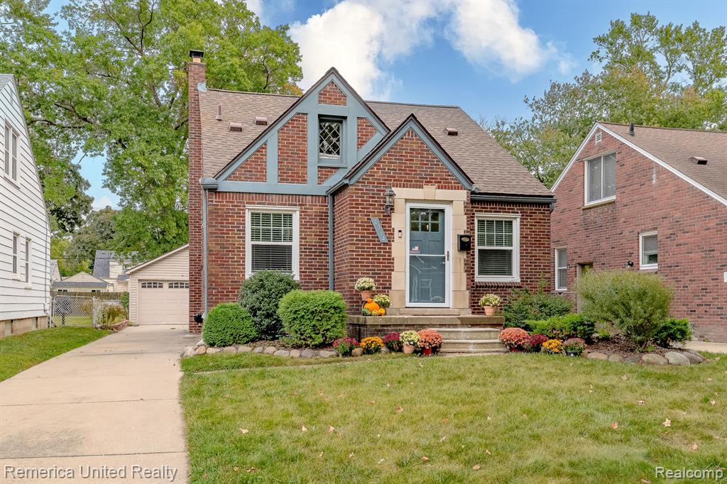 Altadena Ave, Royal Oak, MI 48067