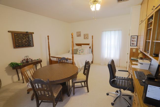 1000 S Harrison St, House other with 4 bedrooms, 4 bathrooms and null parking in McGregor TX | Image 11
