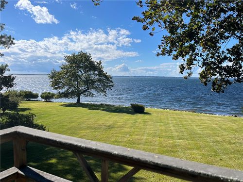 5 Shore Rd, Bristol, RI, 02809-1325 | Card Image