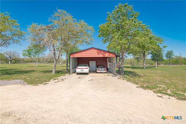 2105 Fm 1104, House other with 3 bedrooms, 2 bathrooms and null parking in Kingsbury TX | Image 34