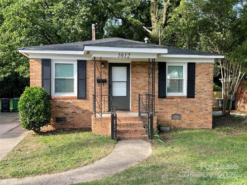 1612 Russell Ave, Charlotte, NC, 28216-5152 | Card Image