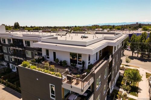 409-1588 N Dairy Rd, Victoria, BC, V8T0E1 | Card Image