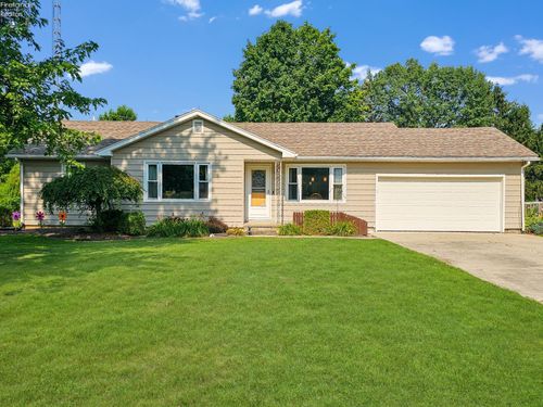 1636 Arrowhead Dr, Fremont, OH, 43420-9619 | Card Image