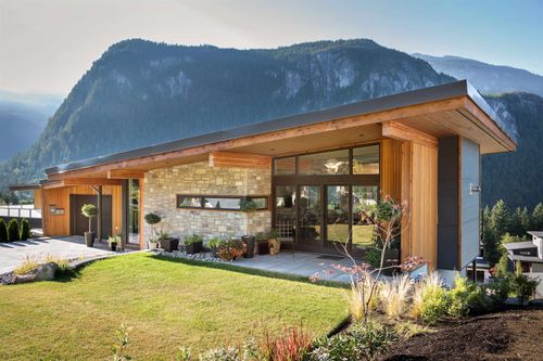 38561 Sky Pilot Dr, Squamish, BC, V8B0T6 | Card Image