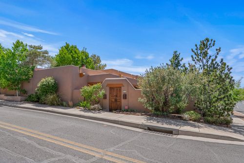 27 Centaurus Ranch, Santa Fe, NM, 87507 | Card Image