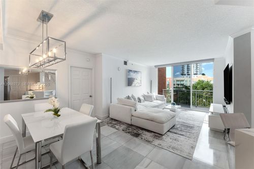 619-2000 N Bayshore Dr, Miami, FL, 33137-5116 | Card Image
