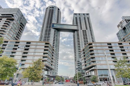 2708-15 Iceboat Terr, Toronto, ON, M5V4A5 | Card Image