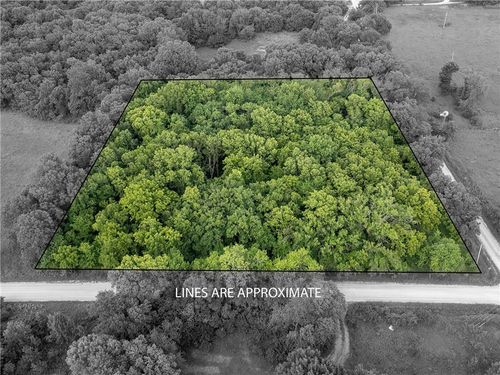 1705 Pawnee Road, Pomona, KS, 66076 | Card Image
