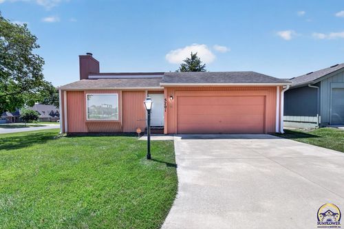 5701 Sw Arrowhead Ct, Topeka, KS, 66614-4141 | Card Image