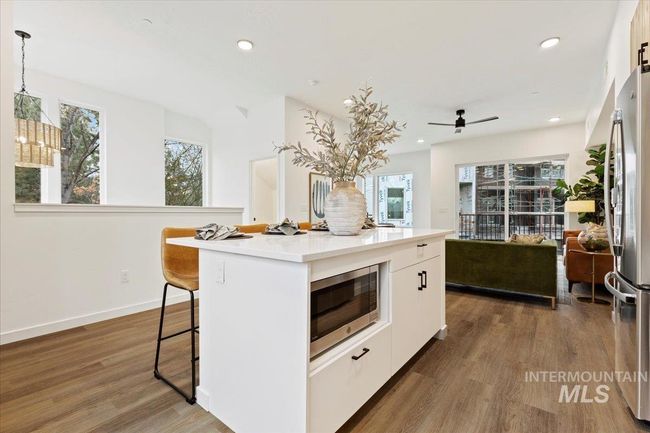 2007 S Makar Ln, Townhouse with 3 bedrooms, 4 bathrooms and 2 parking in Boise ID | Image 5