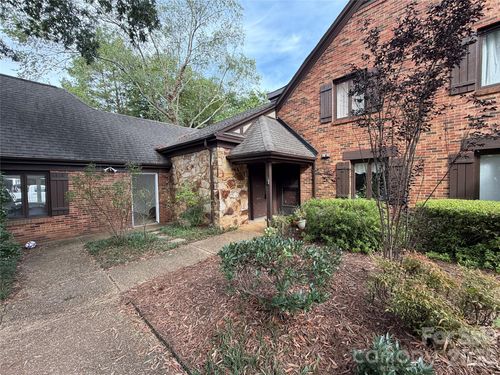 7022 Quail Hill Rd, Charlotte, NC, 28210-5104 | Card Image