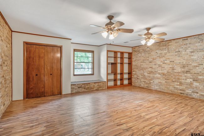 559 N Elm St, House other with 3 bedrooms, 2 bathrooms and null parking in Frankston TX | Image 6