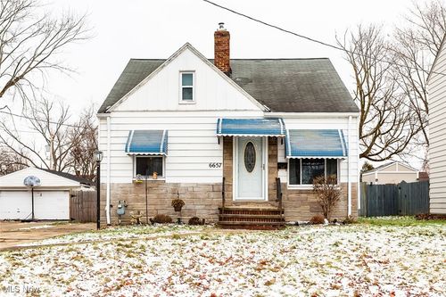 6657 Orchard Blvd, Parma Heights, OH, 44130-4227 | Card Image