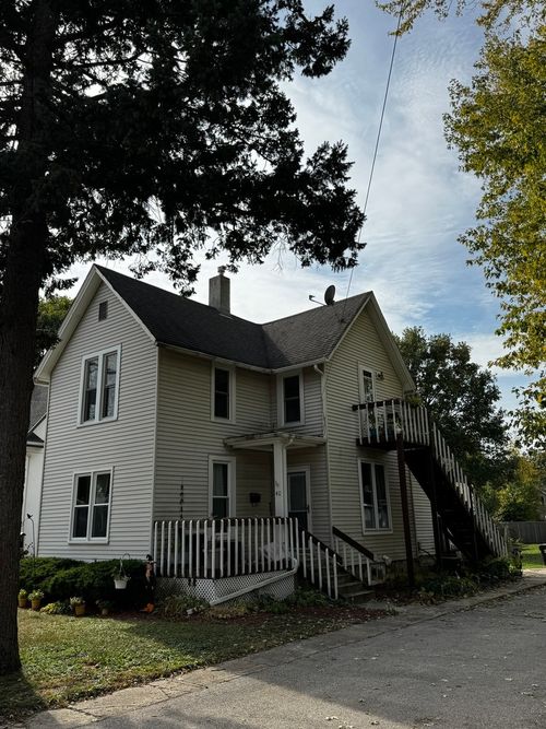 40 S Walkup Ave, Crystal Lake, IL, 60014-6130 | Card Image