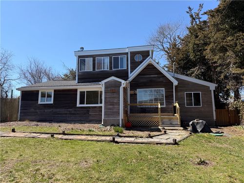 112 King Phillips Street, Portsmouth, RI, 02871 | Card Image