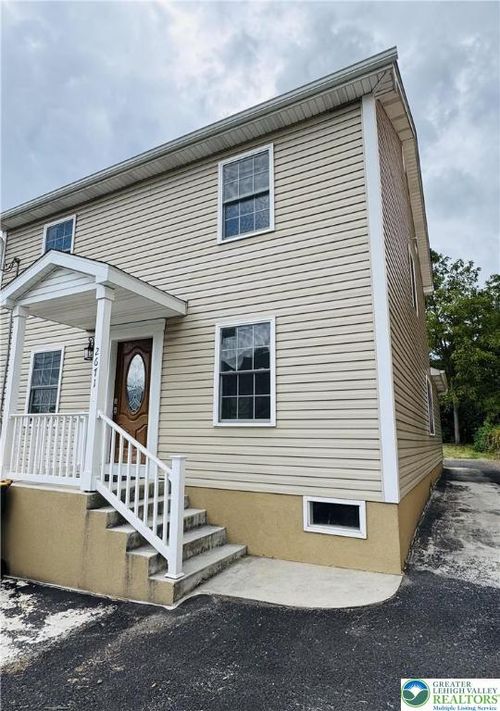 2671 Levans Rd, Coplay, PA, 18037-2208 | Card Image