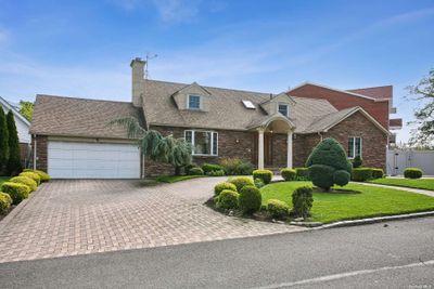 198-05 Epsom Course, House other with 5 bedrooms, 3 bathrooms and null parking in Holliswood NY | Image 2