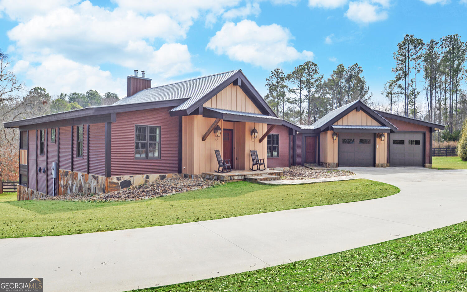 Geneva Ln, Hartwell, GA 30643