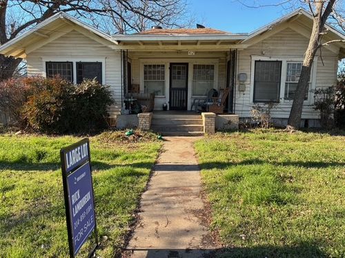 412 W Willingham St, Cleburne, TX, 76033-4823 | Card Image