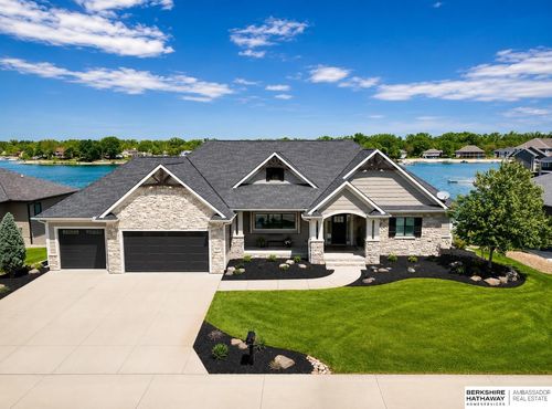 2740 Whitetail Dr, Columbus, NE, 68601-6211 | Card Image
