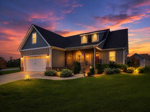 124 Droon Dr, Mcminnville, TN, 37110-6148 | Card Image