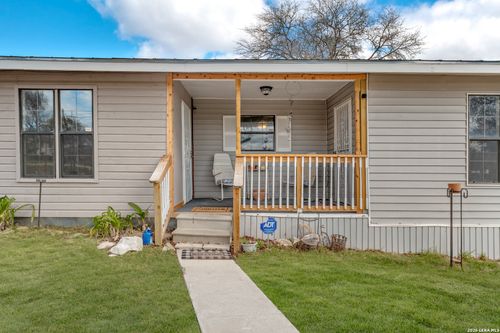 4315 Prelude Pass Dr, Elmendorf, TX, 78112-6057 | Card Image