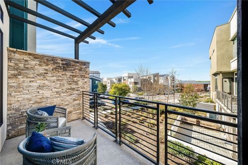 174 Sawbuck, Irvine, CA, 92618-1423 | Card Image