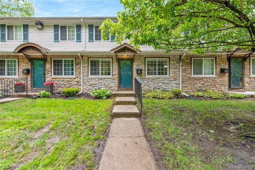 16125 Terrace Village Dr, Taylor, MI, 48180-6137 | Card Image