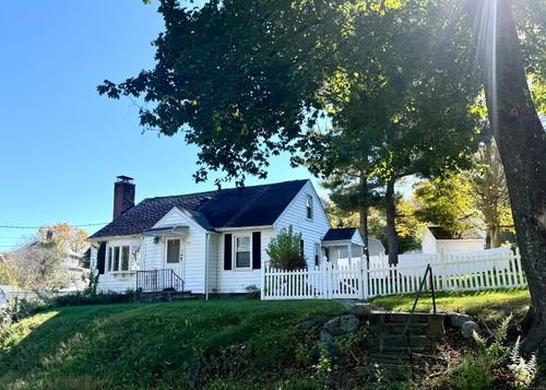 56 Baldwin St, Watertown, CT, 06795-2216 | Card Image