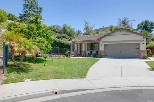 888 Arvita Ct, Oceanside, CA, 92057-3547 | Card Image