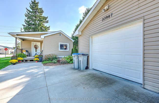 33967 Saintsbury Line, House other with 2 bedrooms, 2 bathrooms and 5 parking in Lucan Biddulph ON | Image 34