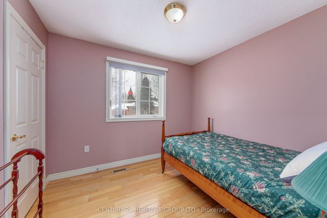70 Moore Ave, House other with 4 bedrooms, 3 bathrooms and 9 parking in Everett ON | Image 15