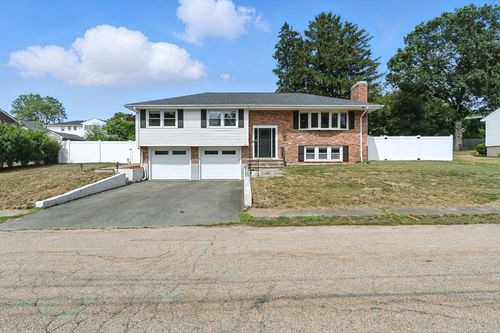 66 Robinwood Rd, Norwood, MA, 02062-5506 | Card Image