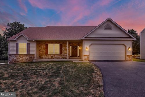 658 Ebersole Rd, READING, PA, 19605-3292 | Card Image