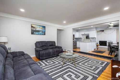 29167 Malvina Drive, Warren, MI, 48088 | Card Image
