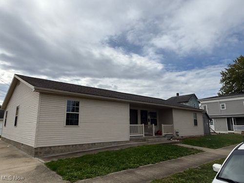 414 E 6th Street, Uhrichsville, OH, 44683 | Card Image