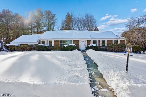 1 Mountain View Dr, Chester, NJ, 07930-3105 | Card Image