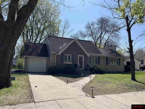 909 8th St S, Saint James, MN, 56081-2211 | Card Image