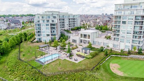 208-9 Stollery Pond Cres, Markham, ON, L6C0Y1 | Card Image