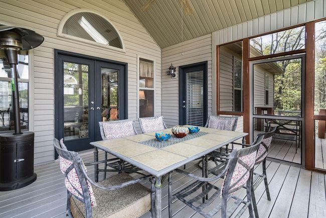 Vaulted Screen Room | Image 20