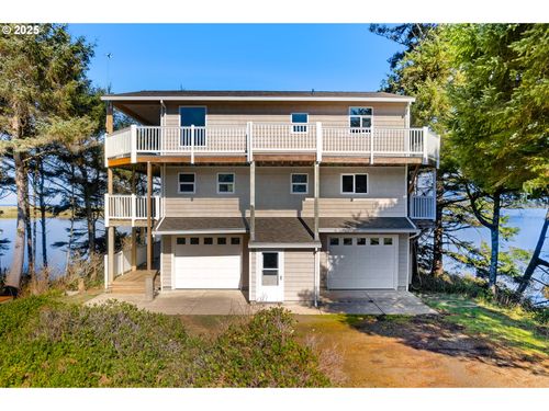 6080 7th St, Tillamook, OR, 97141 | Card Image