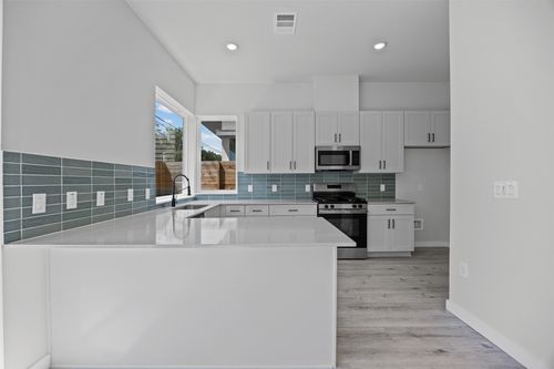 5102-2000 Riverside Farms Road, Austin, TX, 78741 | Card Image