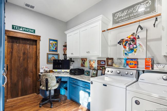 381 Camino Primero, House other with 3 bedrooms, 2 bathrooms and null parking in Leakey TX | Image 19