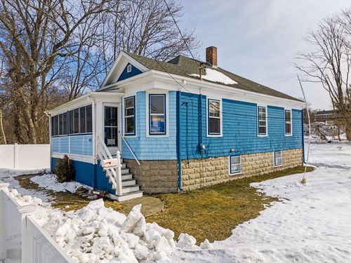992 Lees River Ave, Somerset, MA, 02726-1339 | Card Image