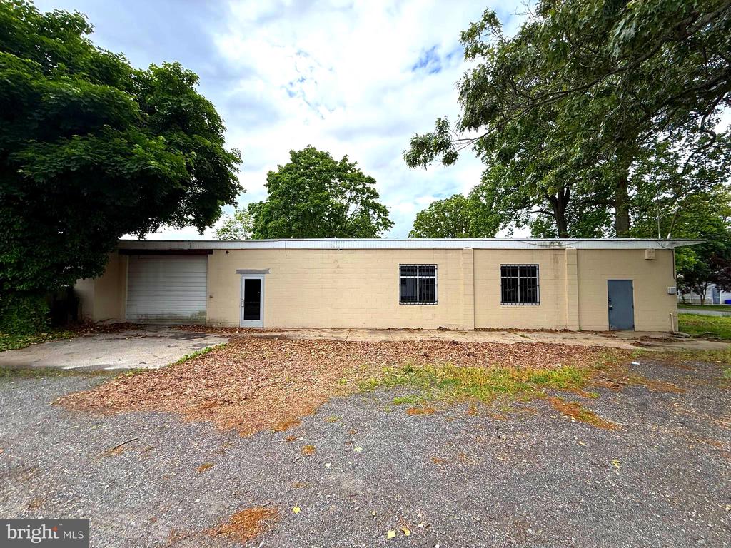 Commercial Lease in LANDISVILLE 5