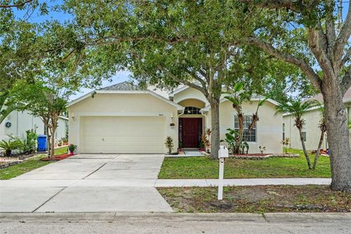 9407 Cypress Harbor Dr, GIBSONTON, FL, 33534-5136 | Card Image
