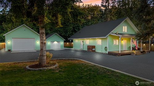 417 Central Ave, Pe Ell, WA, 98572-9749 | Card Image