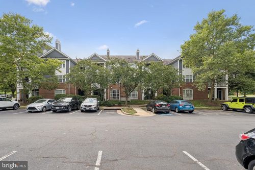 unit-203-20311 Beechwood Ter, ASHBURN, VA, 20147-2710 | Card Image